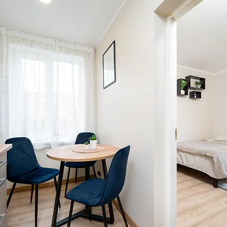 1 - Bright & Quiet 2br Apartment, Near Old Town Appartement