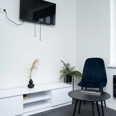 1 - Bright & Quiet 2br Apartment, Near Old Town Appartement *