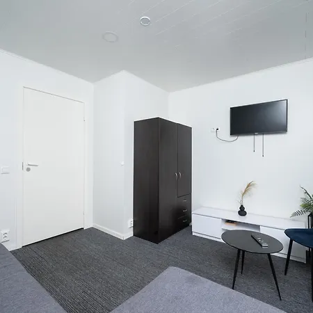 1 - Bright & Quiet 2br Apartment, Near Old Town Appartement